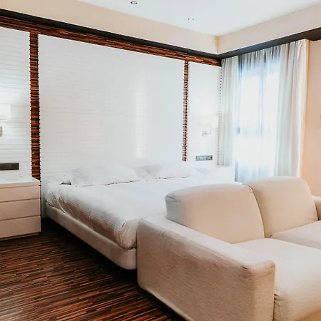 Nostrum Airport Hotel 3*